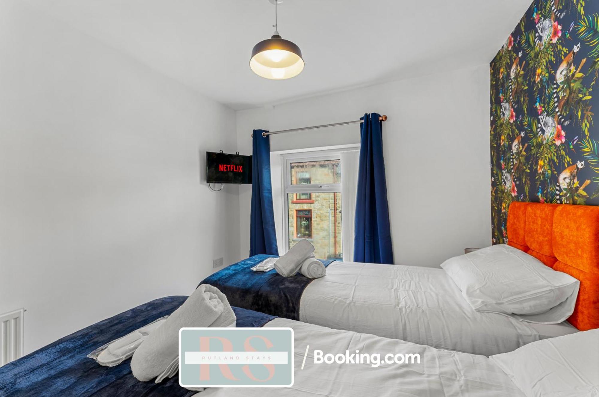 Contractors Accommodation South Wales By Rutland Stays Short Lets & Serviced Accommodation Pentre Treorky Екстер'єр фото